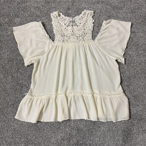 Gimmick Shirt Womens Medium Ivory Lace Crochet Boho Peplum Flutter Ruffle Hem
